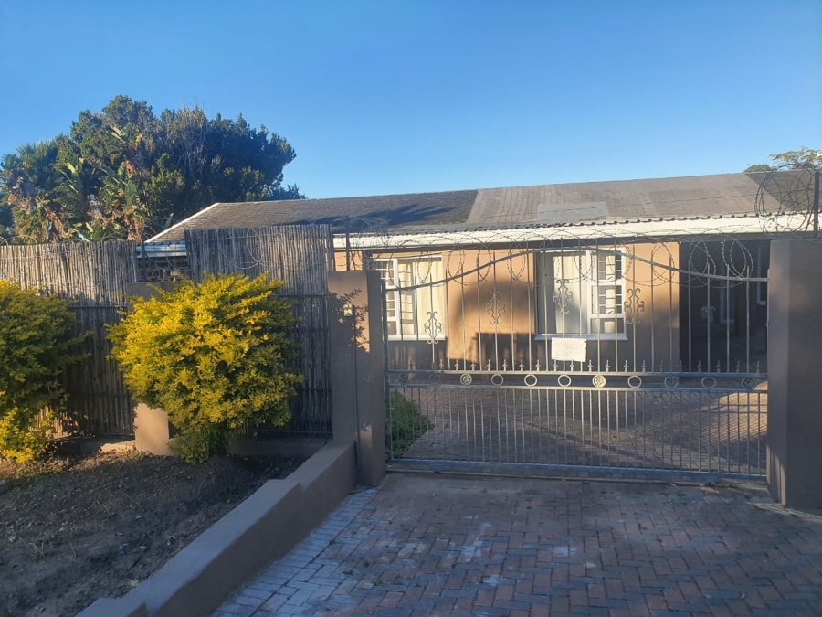 To Let 3 Bedroom Property for Rent in Beacon Bay Eastern Cape